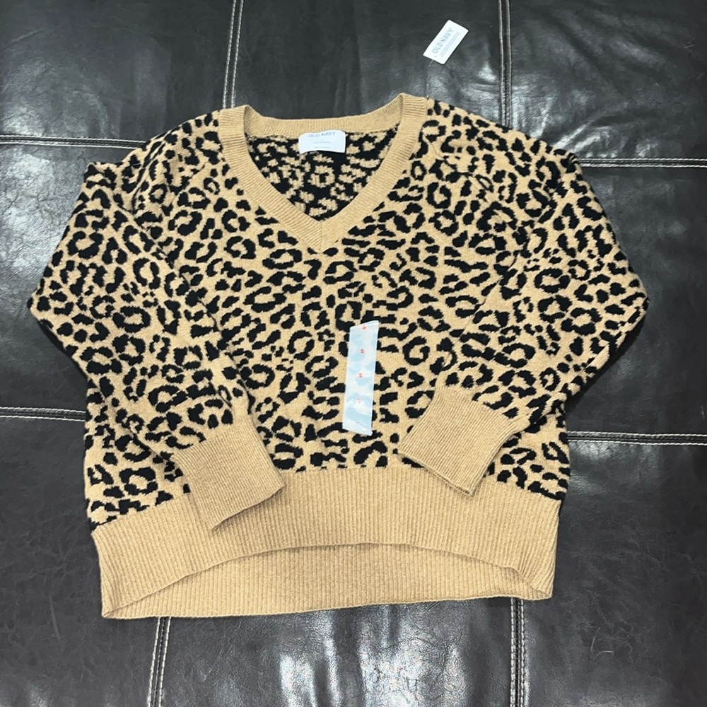 Old navy cheetah sweater